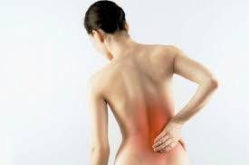 dor nas costas durante a menstruación